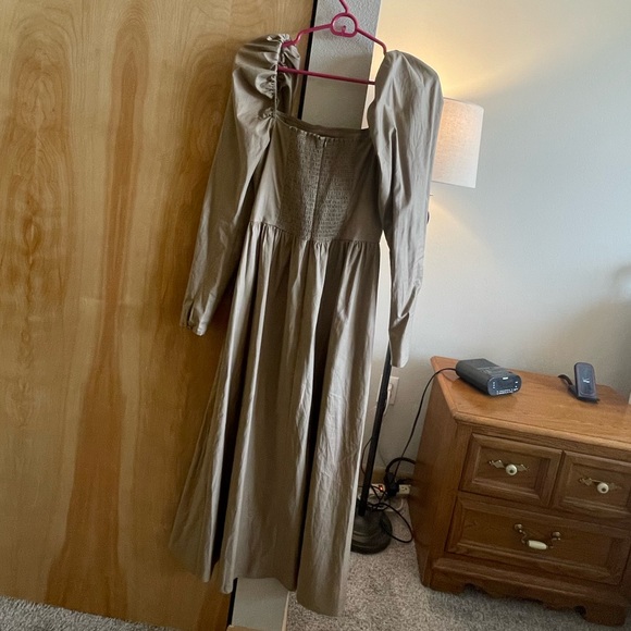 Reformation Luce dress, size 6 - Picture 5 of 9